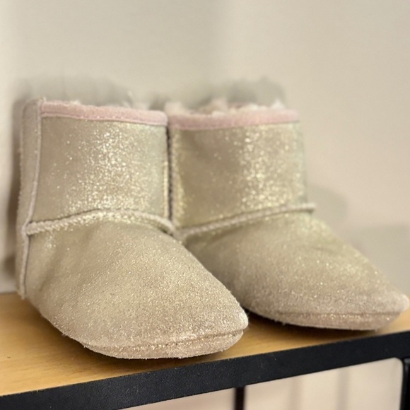 UGG Sparkly Gold Suede Kids Boots with Pink Bow & Lining - Picture 9 of 15
